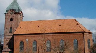 Seitenansicht der Kirche Hohenwestedt