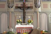 Ein geschmückter Altar