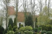 Kirche Sieseby im Frühling