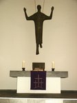 Altar im Innenraum der Kirche