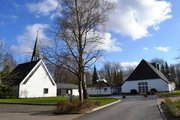 Kirche und Nebengebäude
