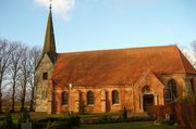 Die Kirche in Hütten von außen