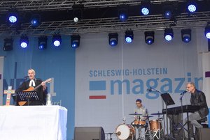 Marius Branscheidt am Keyboard, Michael Dzwoniarek am Schlagzeug, Matthias Krüger an der Gitarre